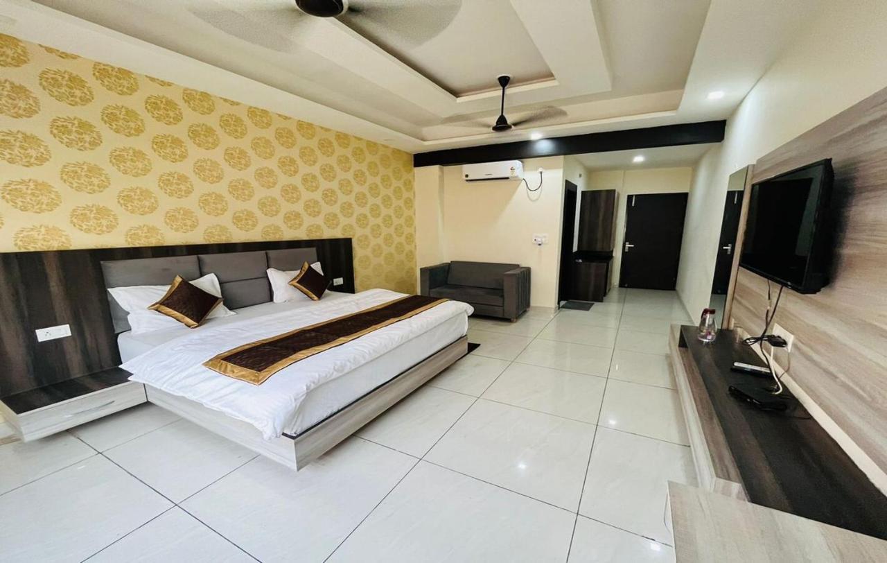Hotel Blue Pine Haridwār المظهر الخارجي الصورة