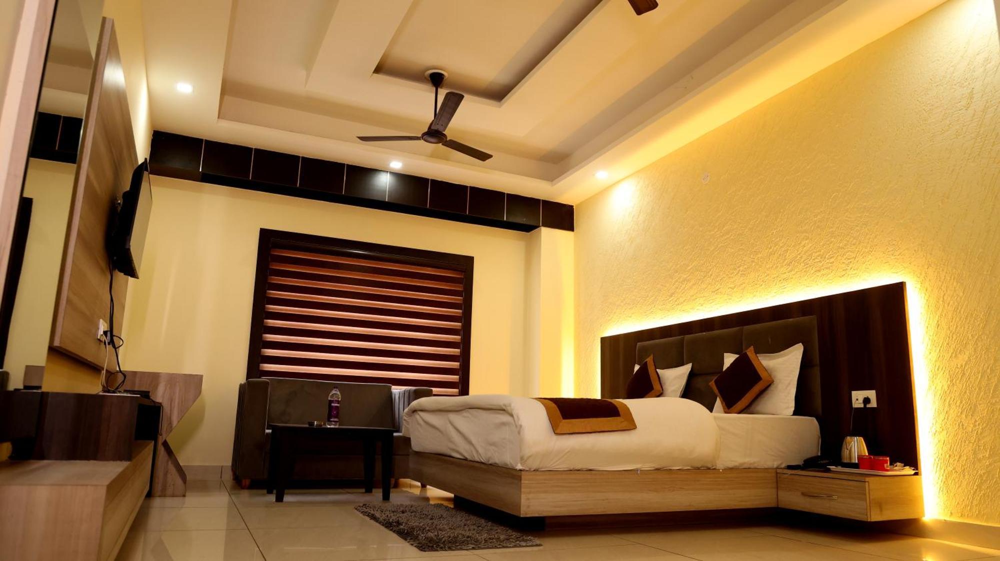 Hotel Blue Pine Haridwār المظهر الخارجي الصورة