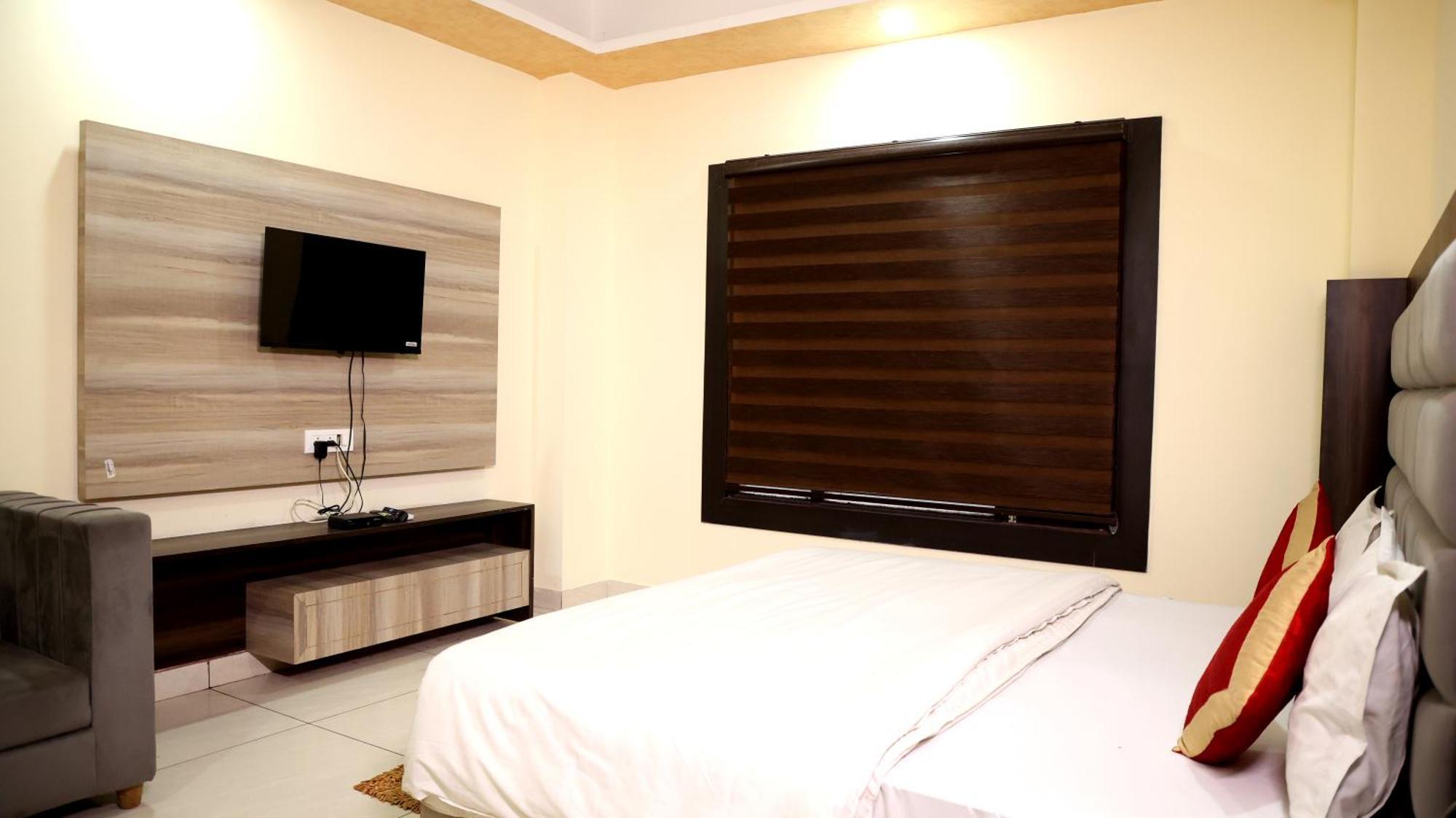Hotel Blue Pine Haridwār المظهر الخارجي الصورة