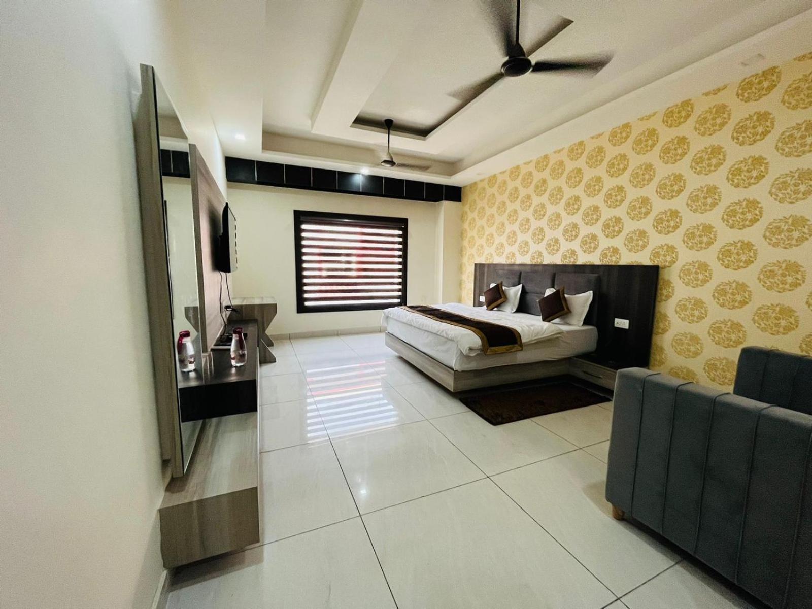 Hotel Blue Pine Haridwār المظهر الخارجي الصورة